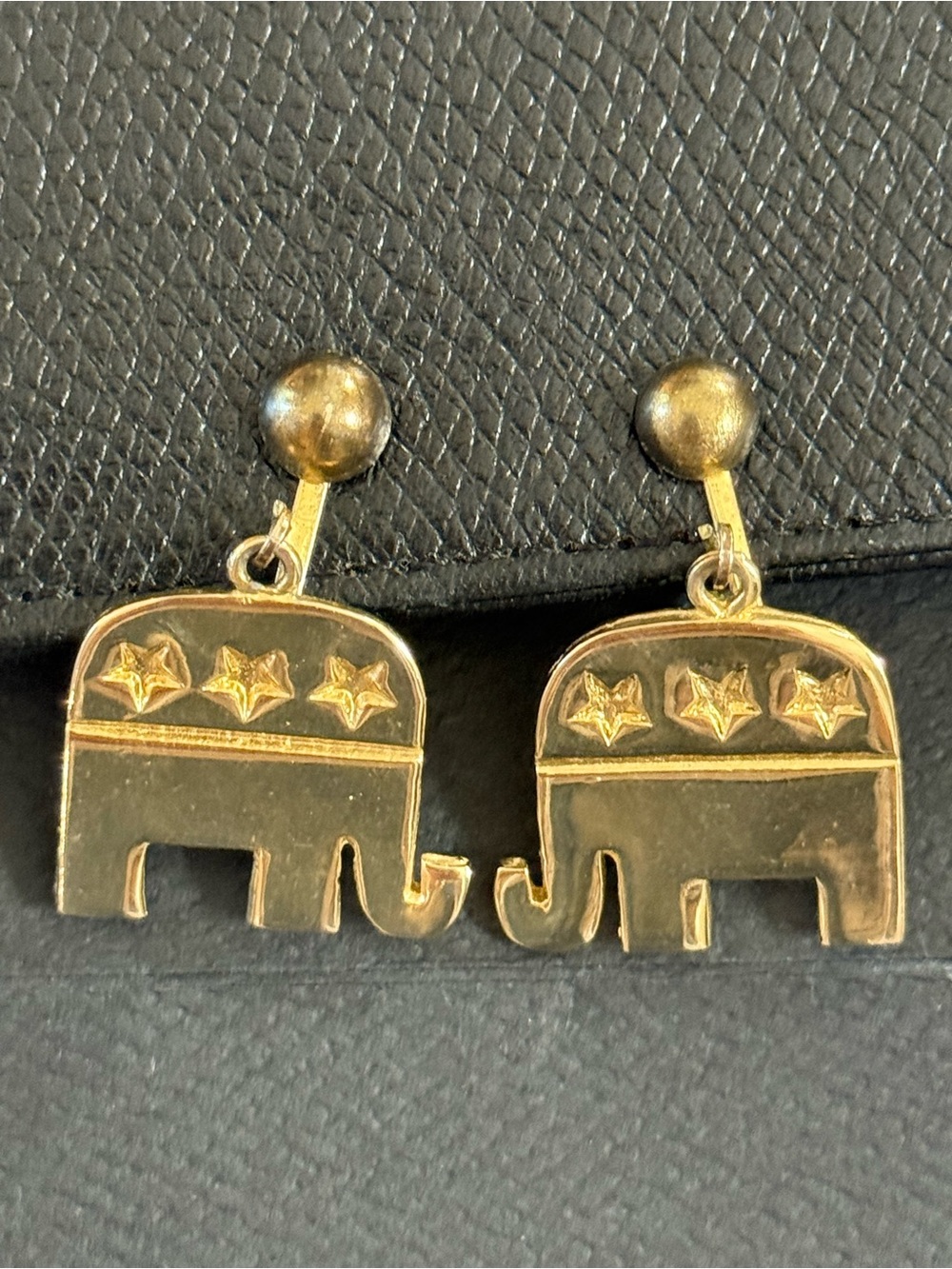 Vintage 1970s Gold-tone Republican elephant clip-on dangle earrings